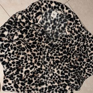Billabong fuzzy cheetah jacket